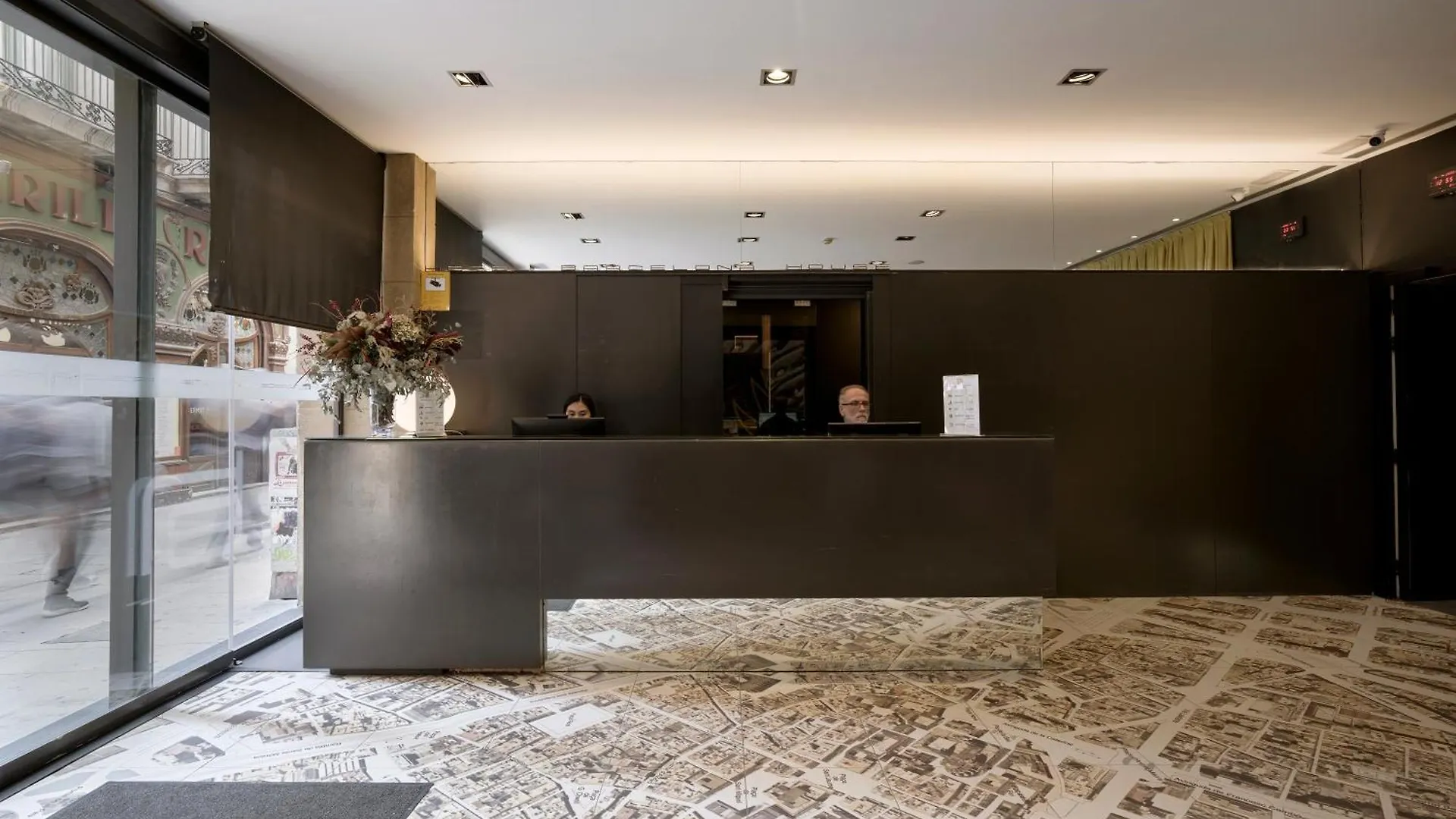 ***  מלון Barcelona House ספרד