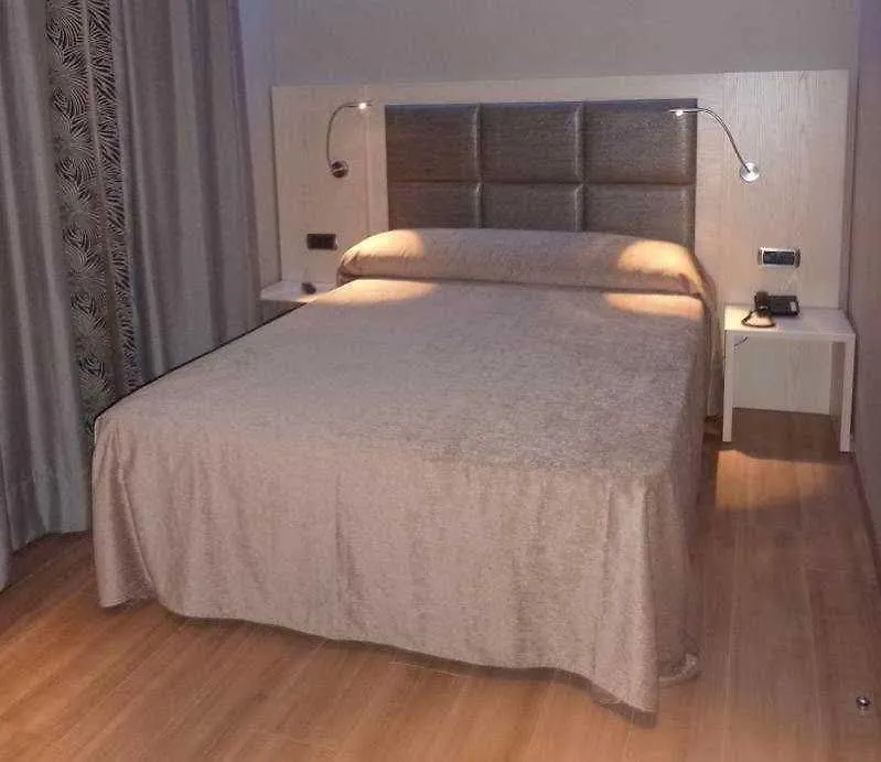 מלון Barcelona House
